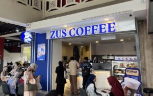 中國女遊客大鬧ZUS咖啡.十四秒影片背後的社會現象